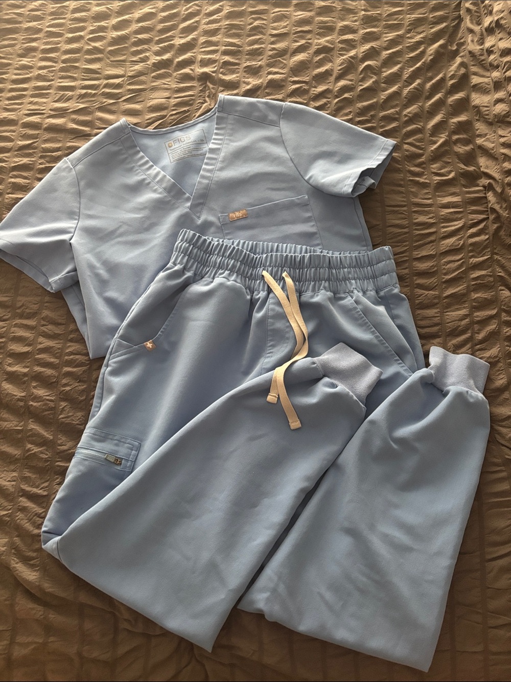 Figs Light Blue Jogger style Scrubs & Scrub Top with light gray Drawstrings